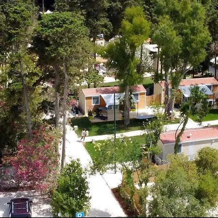 Baia Dei Micenei Kemping