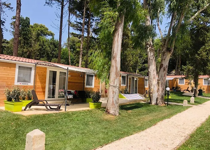 Baia Dei Micenei Кемпинг