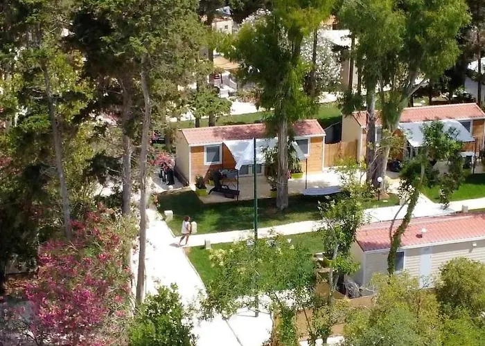 Baia Dei Micenei Кемпинг