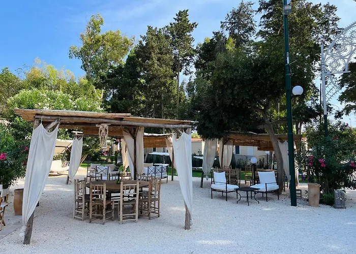 Baia Dei Micenei Кемпинг *